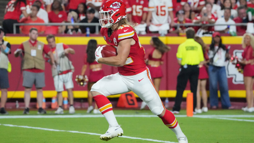 Kansas City Chiefs running back Carson Steele running with the ball