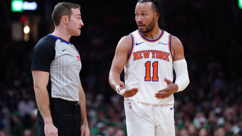 Jalen Brunson talking to referee