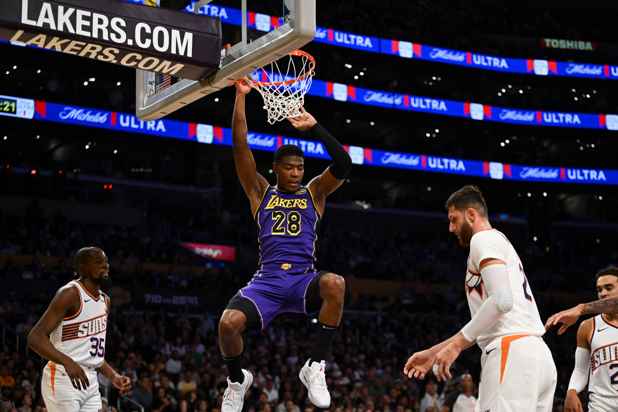 Los Angeles Lakers forward Rui Hachimura dunking against the Phoenix Suns