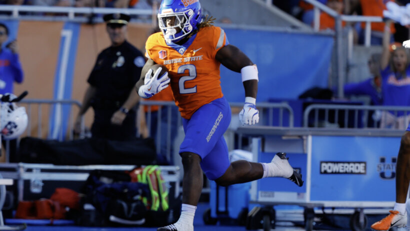 Boise State Broncos running back Ashton Jeanty runs for a touchdown