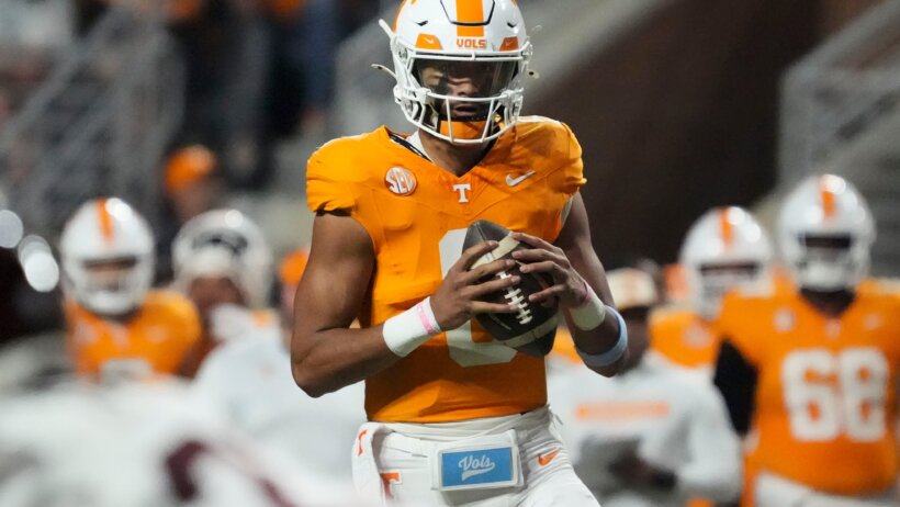 Tennessee quarterback Nico Iamaleava looks for an open receiver