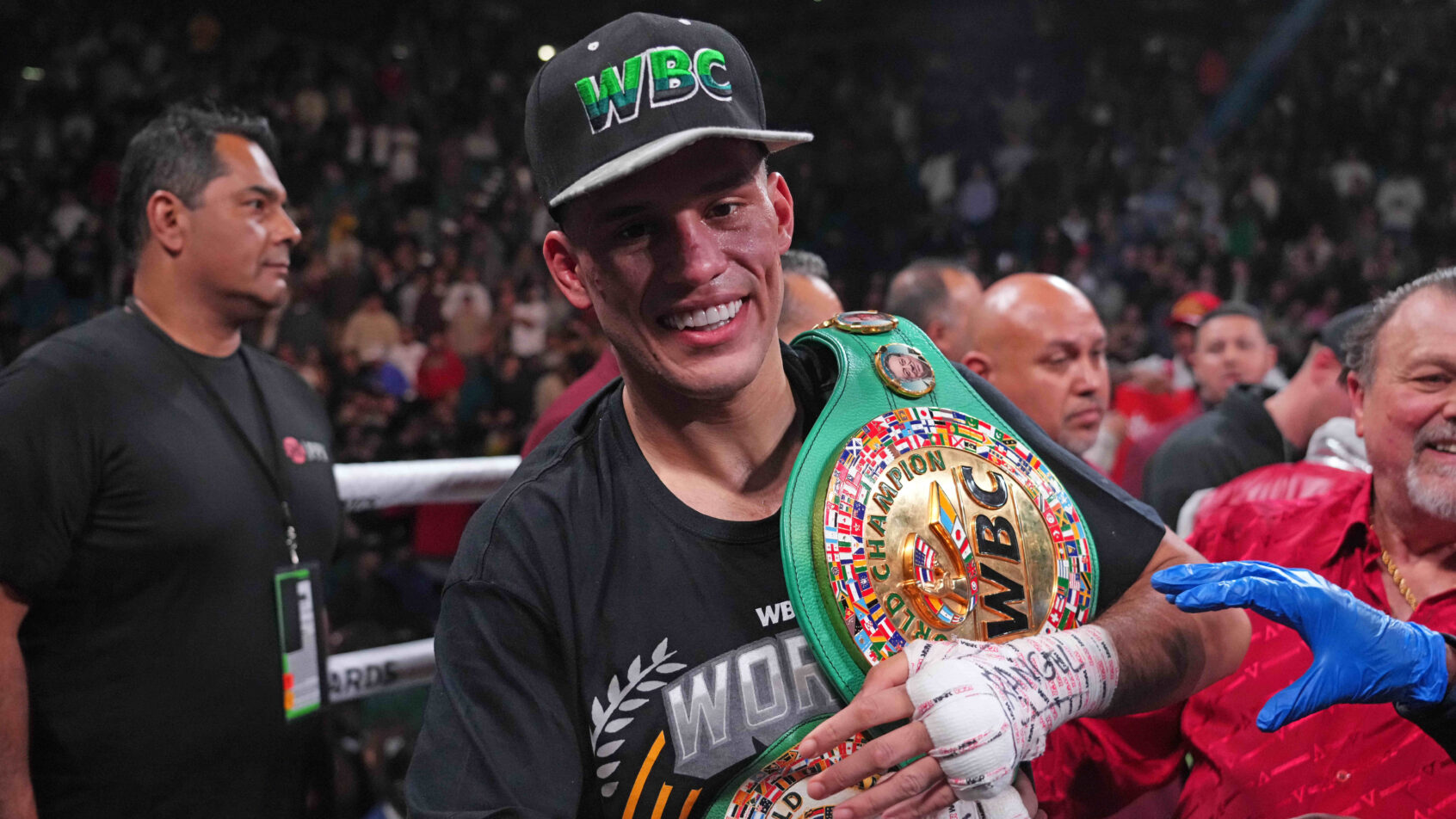 David Benavidez celebrates after defeating Caleb Plant