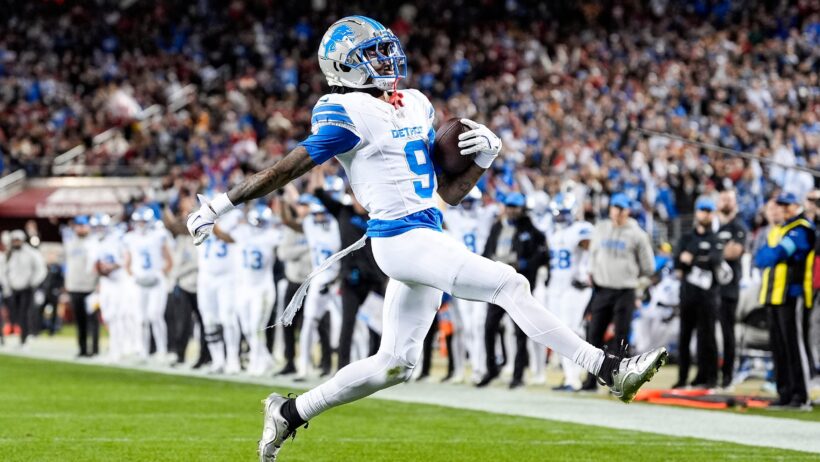 Detroit Lions wide receiver Jameson Williams scoring a touchdown