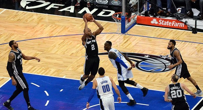 Kawhi Leonard dunk