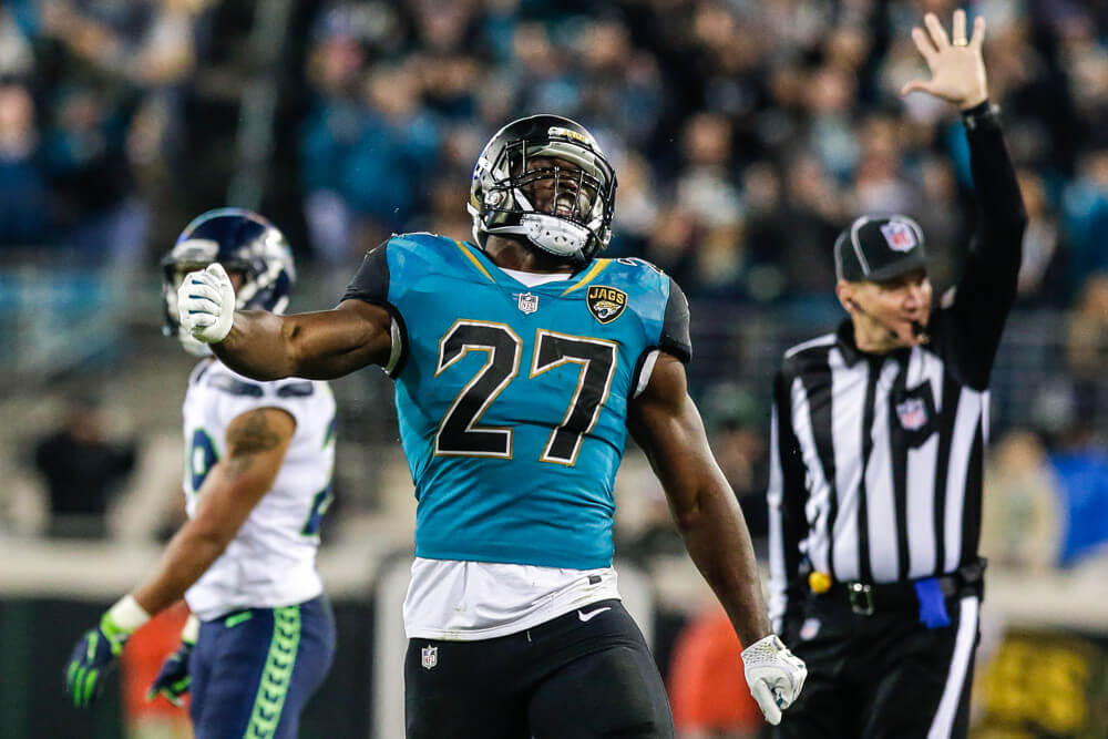 Jaguars RB Leonard Fournette beating his chest