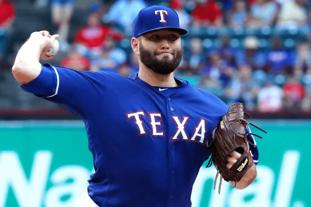 Lance Lynn delivers a pitch.