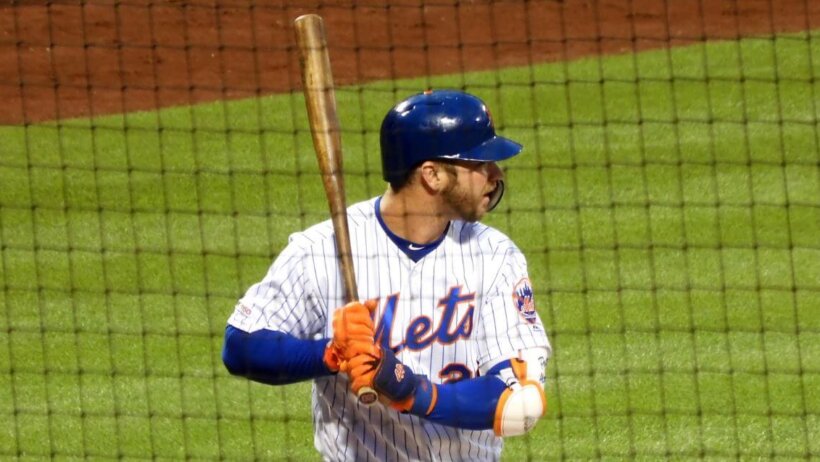 Pete Alonso at the plate for the NY Mets.
