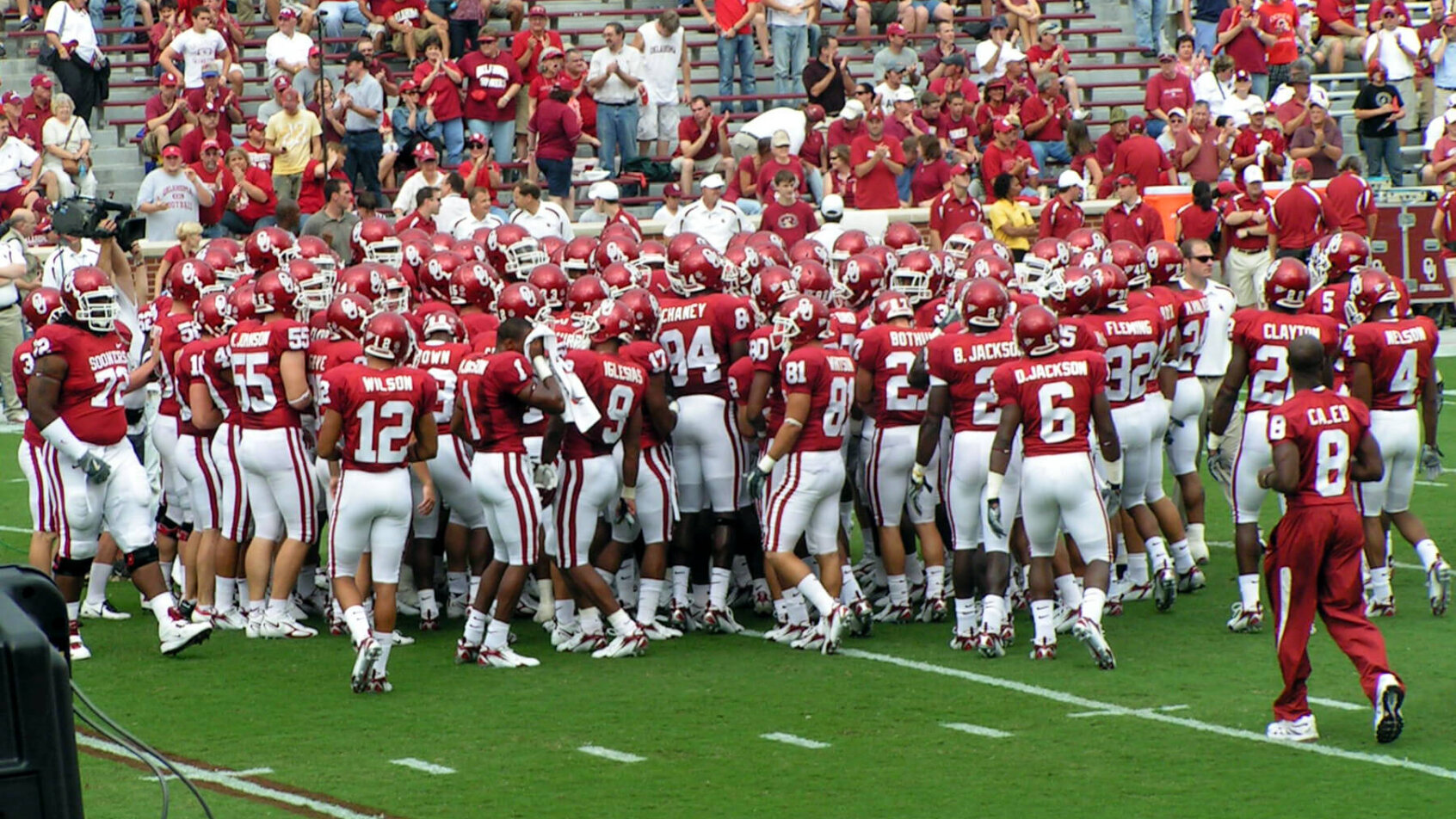 Oklahoma Sooners team huddle