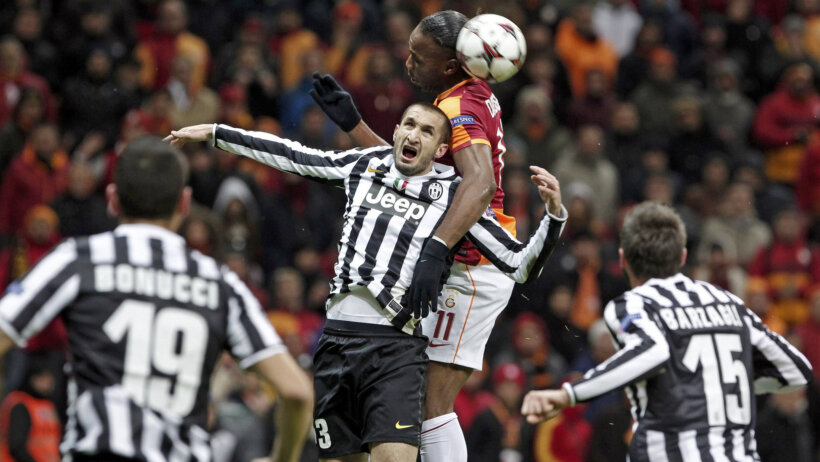 Chiellini defends for Juventus