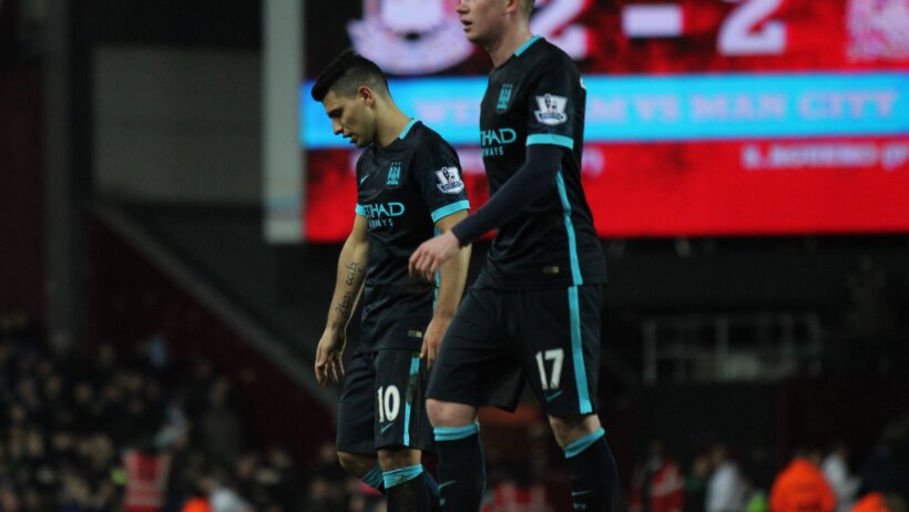 De Bruyne takes to the field with Sergio Aguero