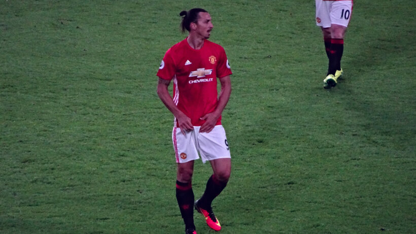 Ibrahimovic out with knee injury for rest of season