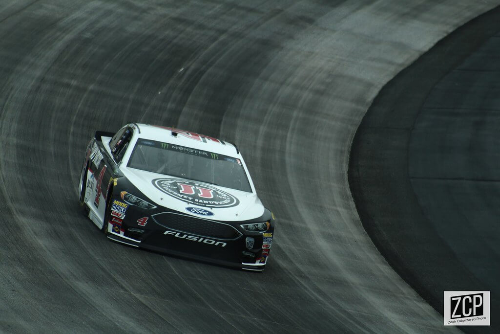 Kevin Harvick making the final turn.