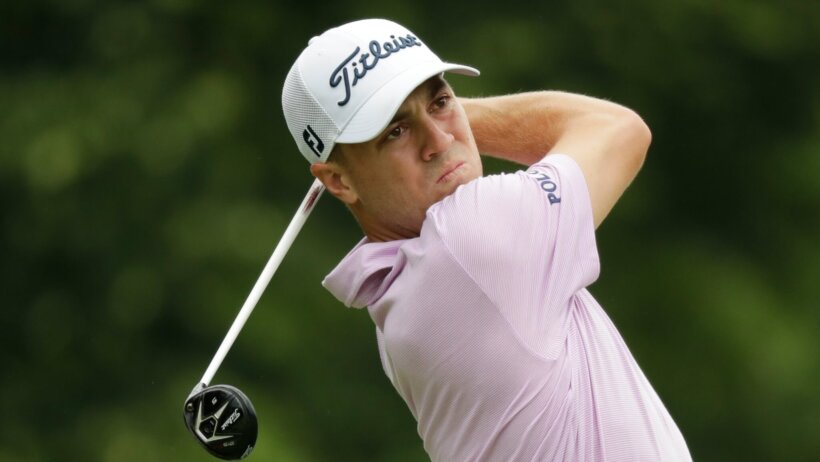 Justin Thomas swings
