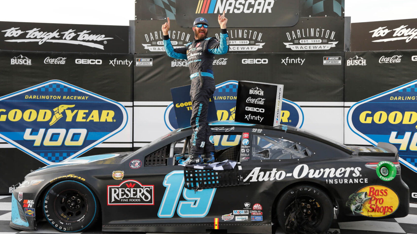NASCAR Drydene 400 odds - Kevin Harvick - Denny Hamlin