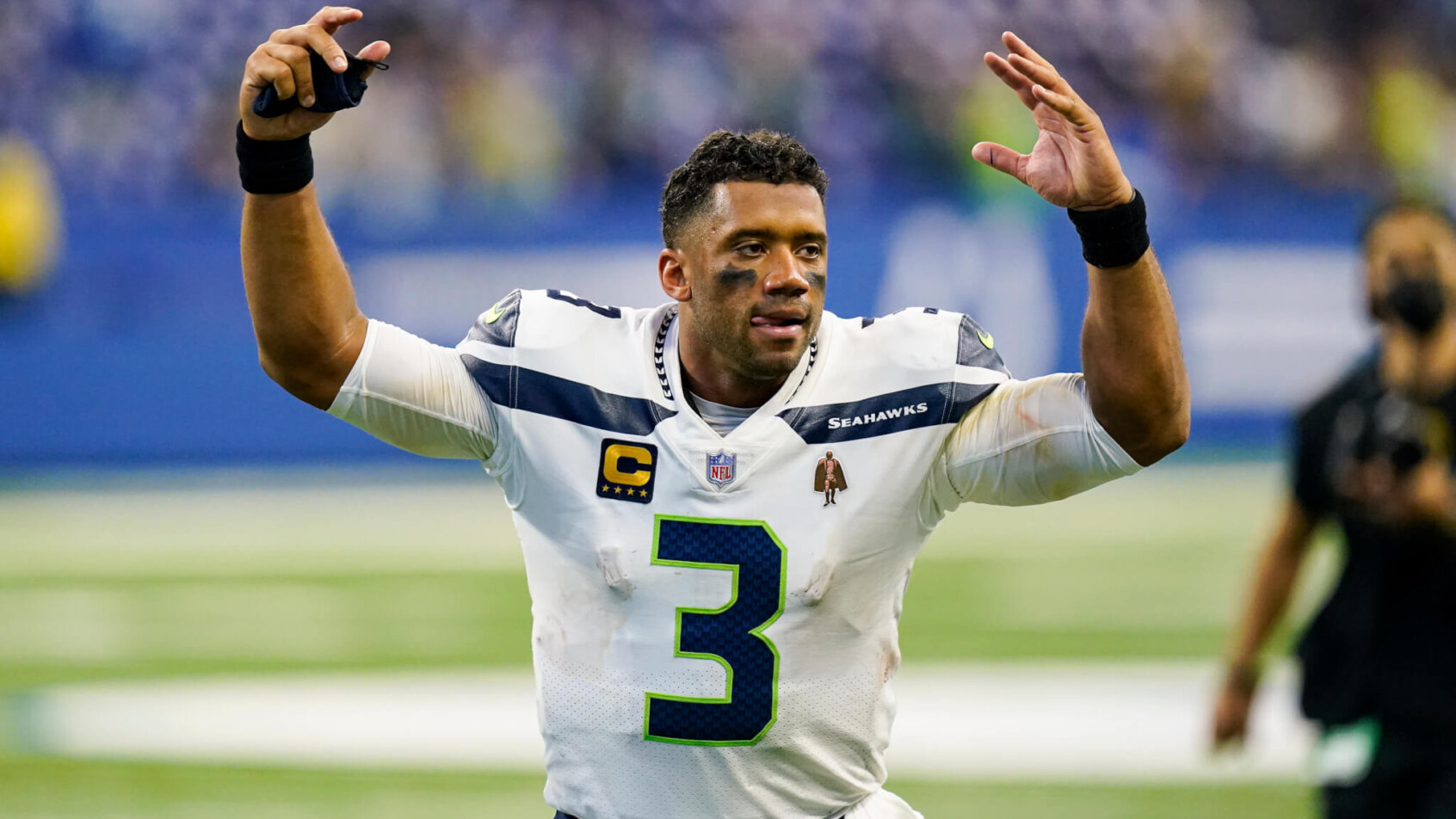 Russell Wilson arms up