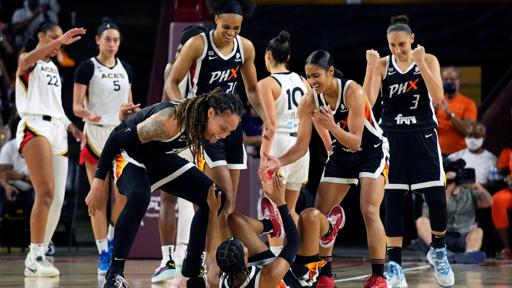 WNBA semifinal game
