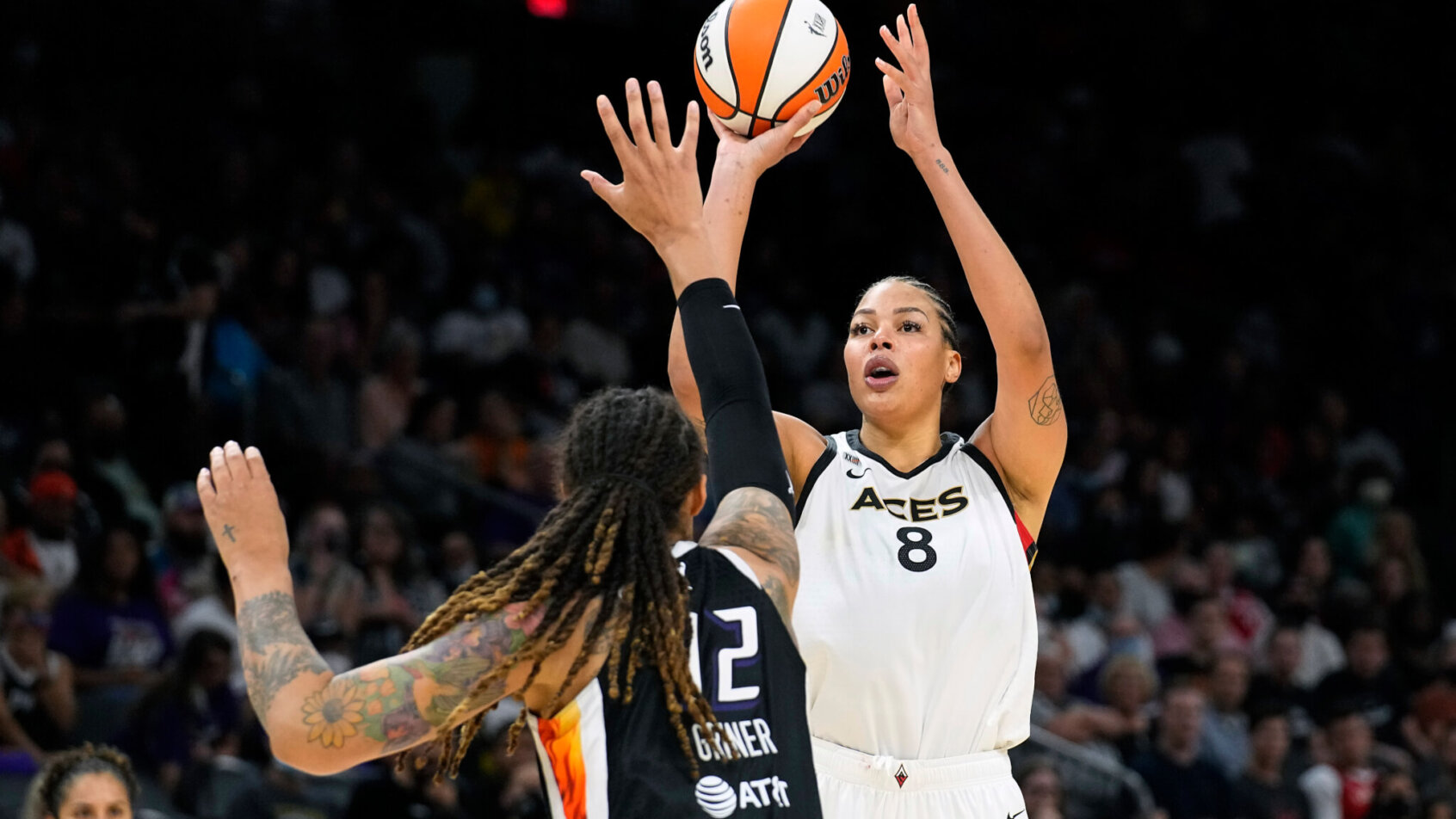 Liz Cambage shoots