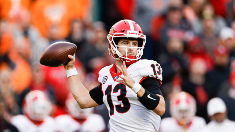 Stetson Bennett throwing