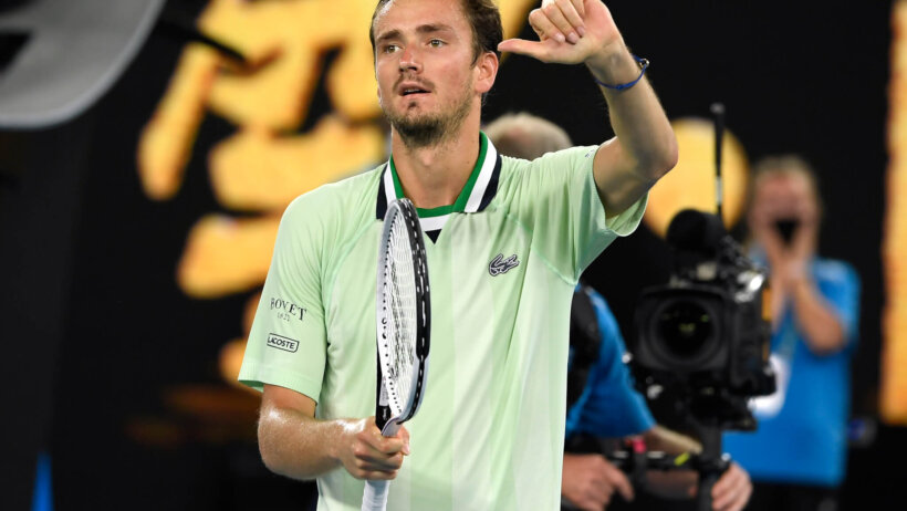 Medvedev pumps fist