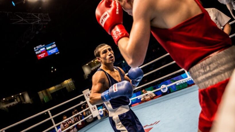 Murodjon Akhmadaliev boxing against Fazliddin Gaibnazarov