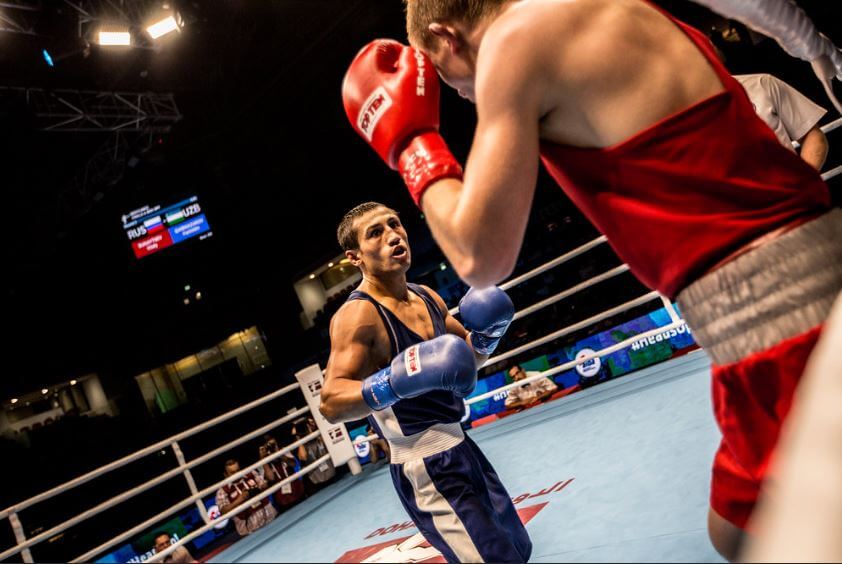 Murodjon Akhmadaliev boxing against Fazliddin Gaibnazarov