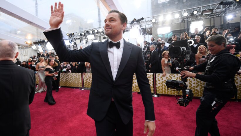 Leonard DiCaprio arrives on the red carpet.