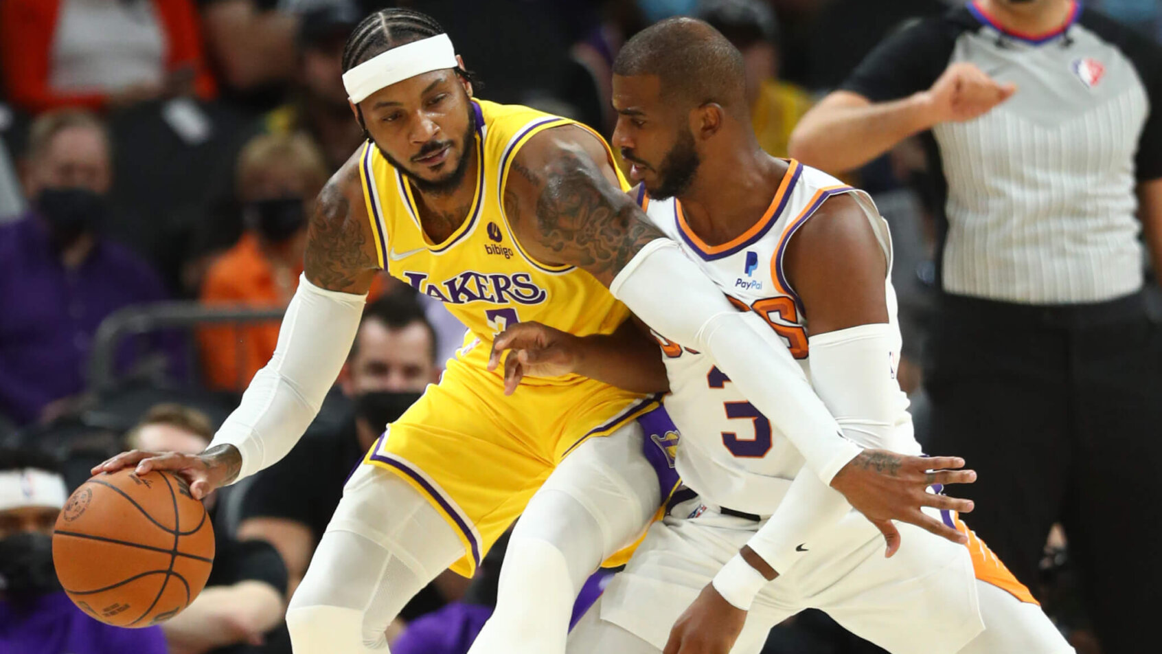 CP3 guards Carmelo