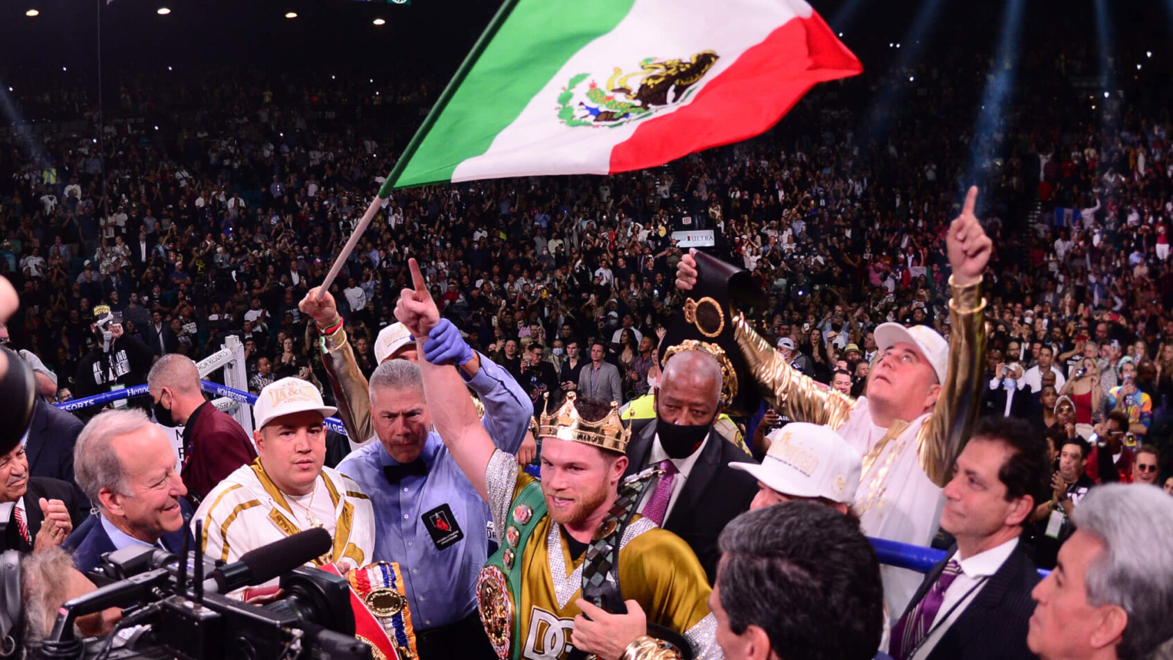 Canelo celebrates