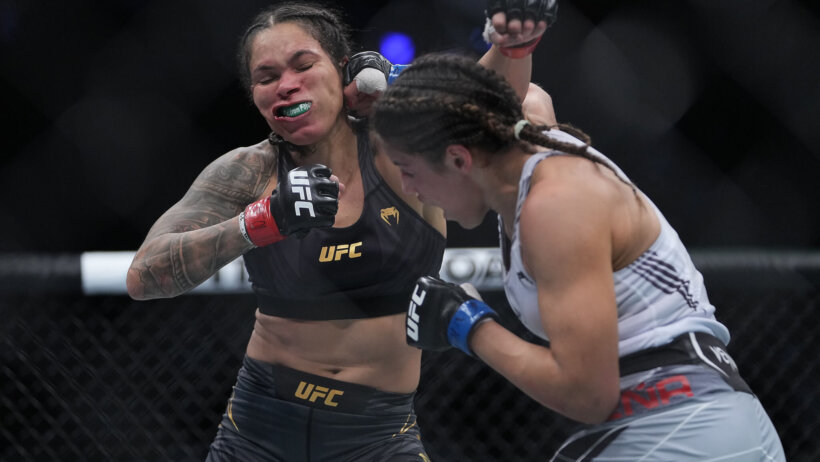 Julianna Pena vs Amanda Nunes during UFC 269.