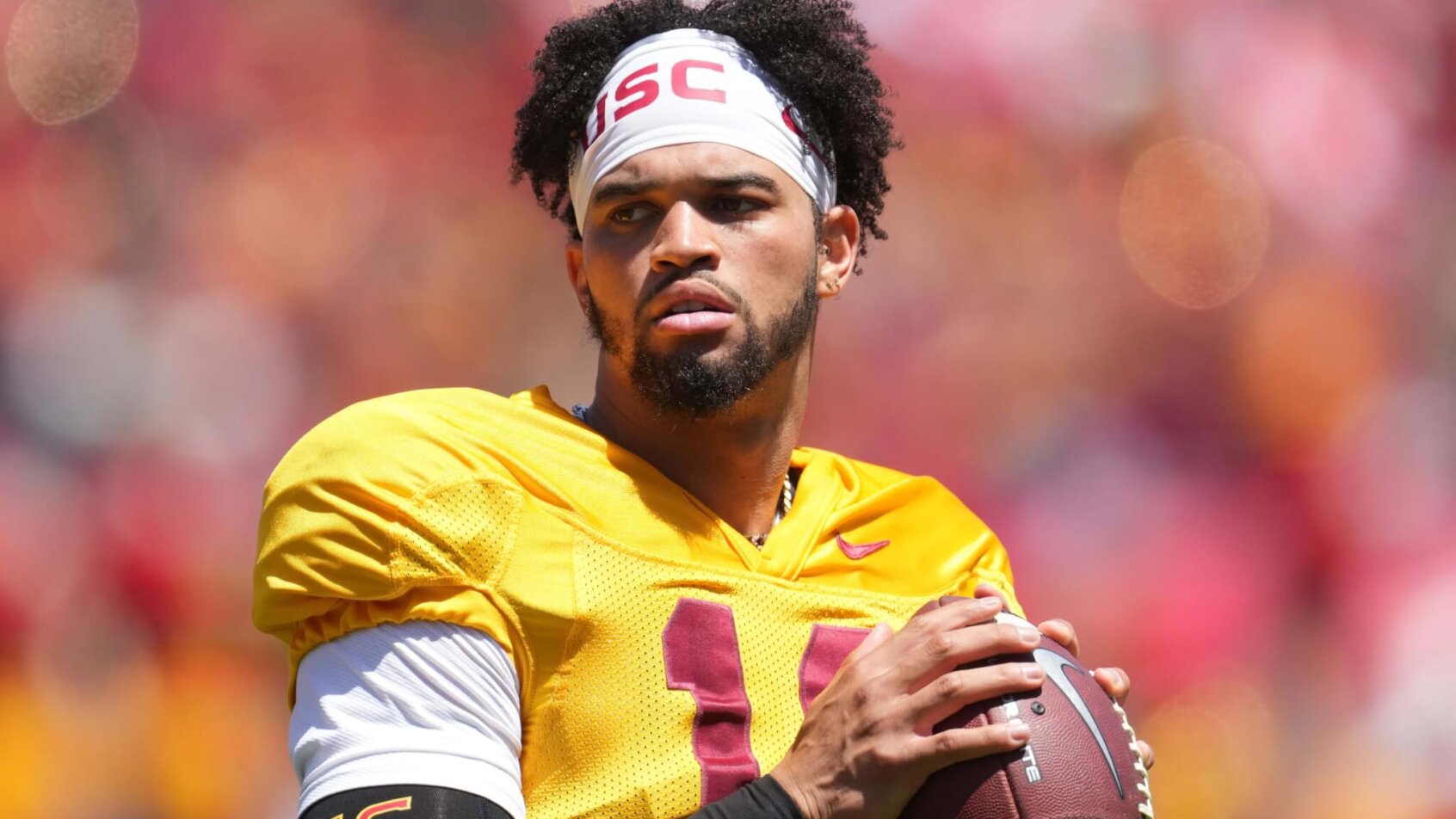 USC Trojans quarterback Caleb Williams throws the ball in spring game