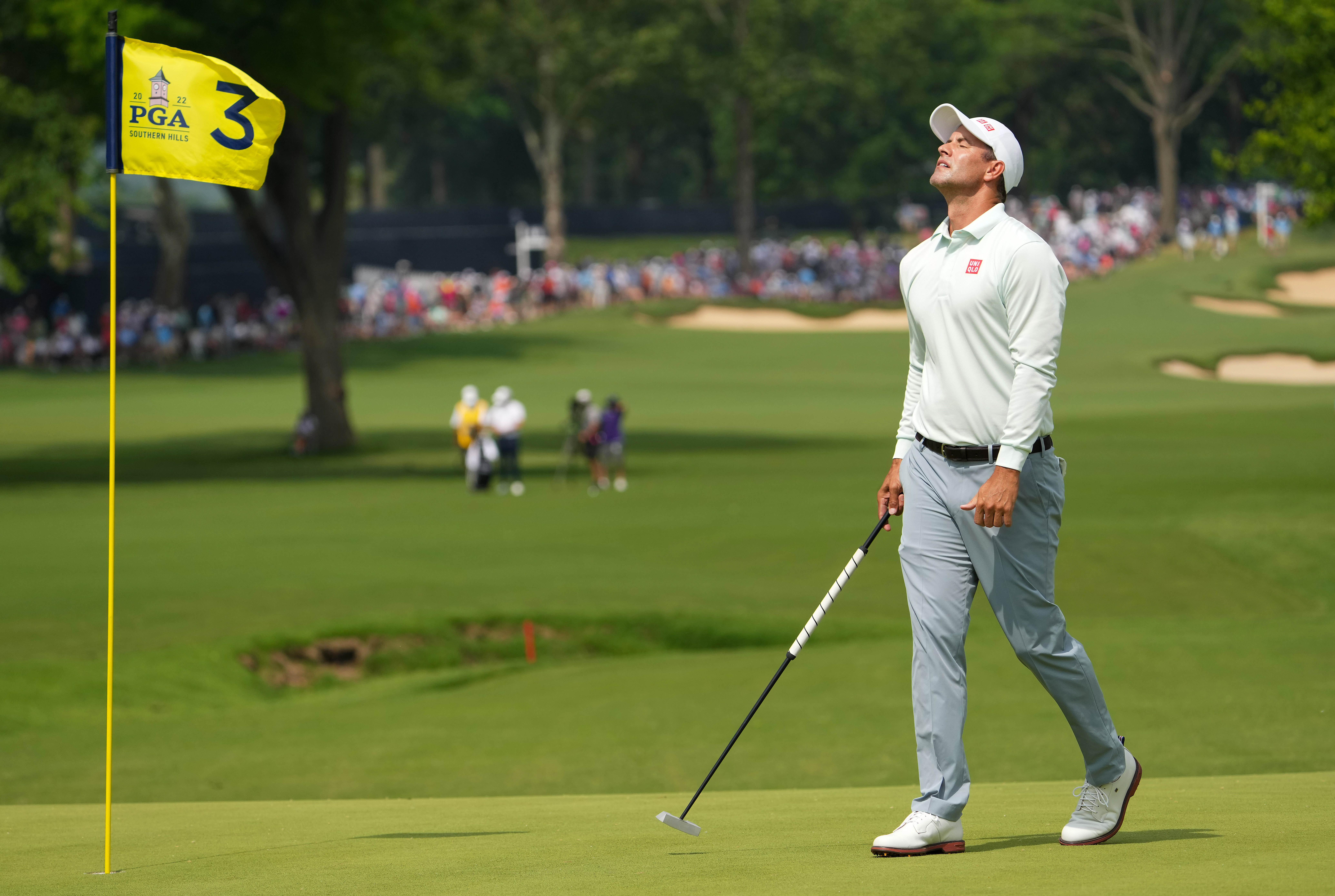 Adam Scott shakes head