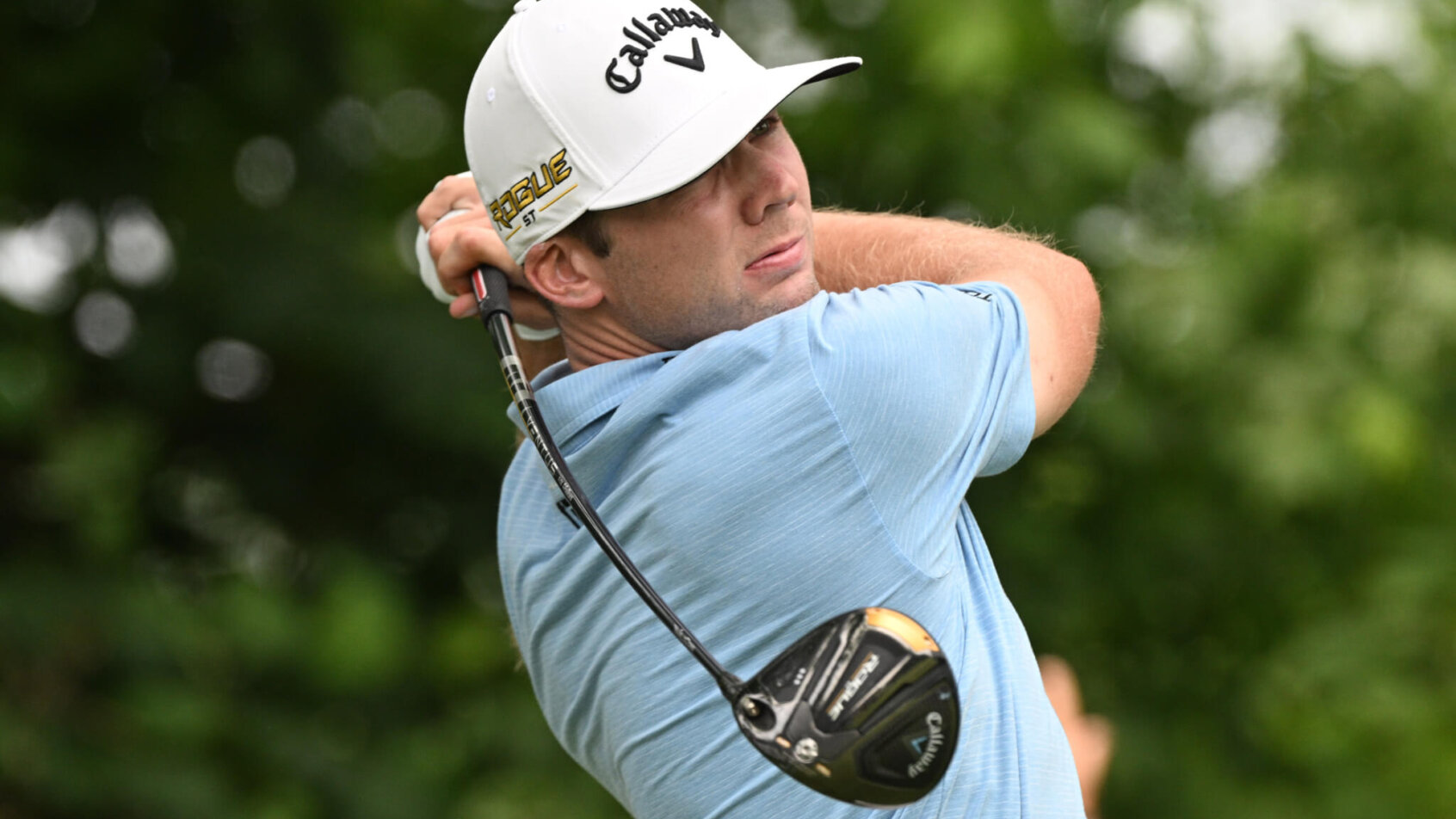 Sam Burns teeing off