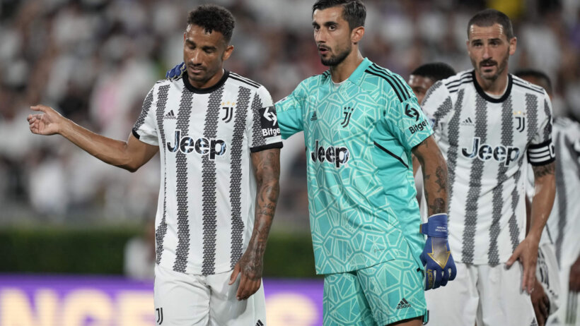 Juventus defender Danilo Da Silva and goalkeeper Mattia Perin