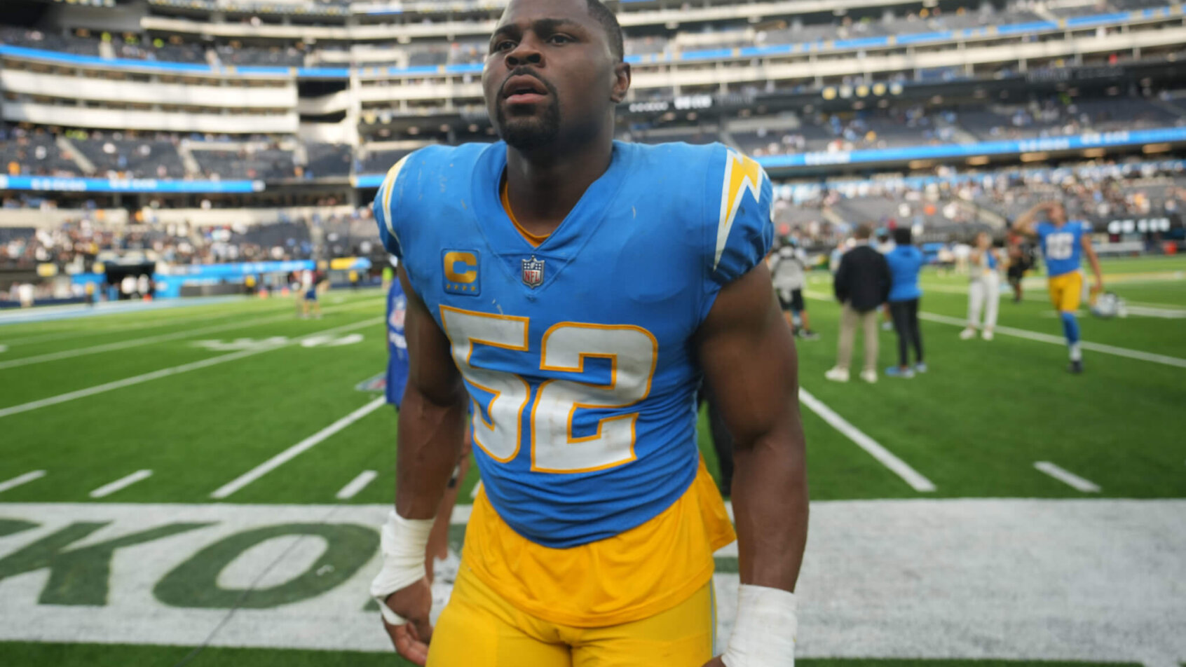 LA Chargers OLB/DE Khalil Mack