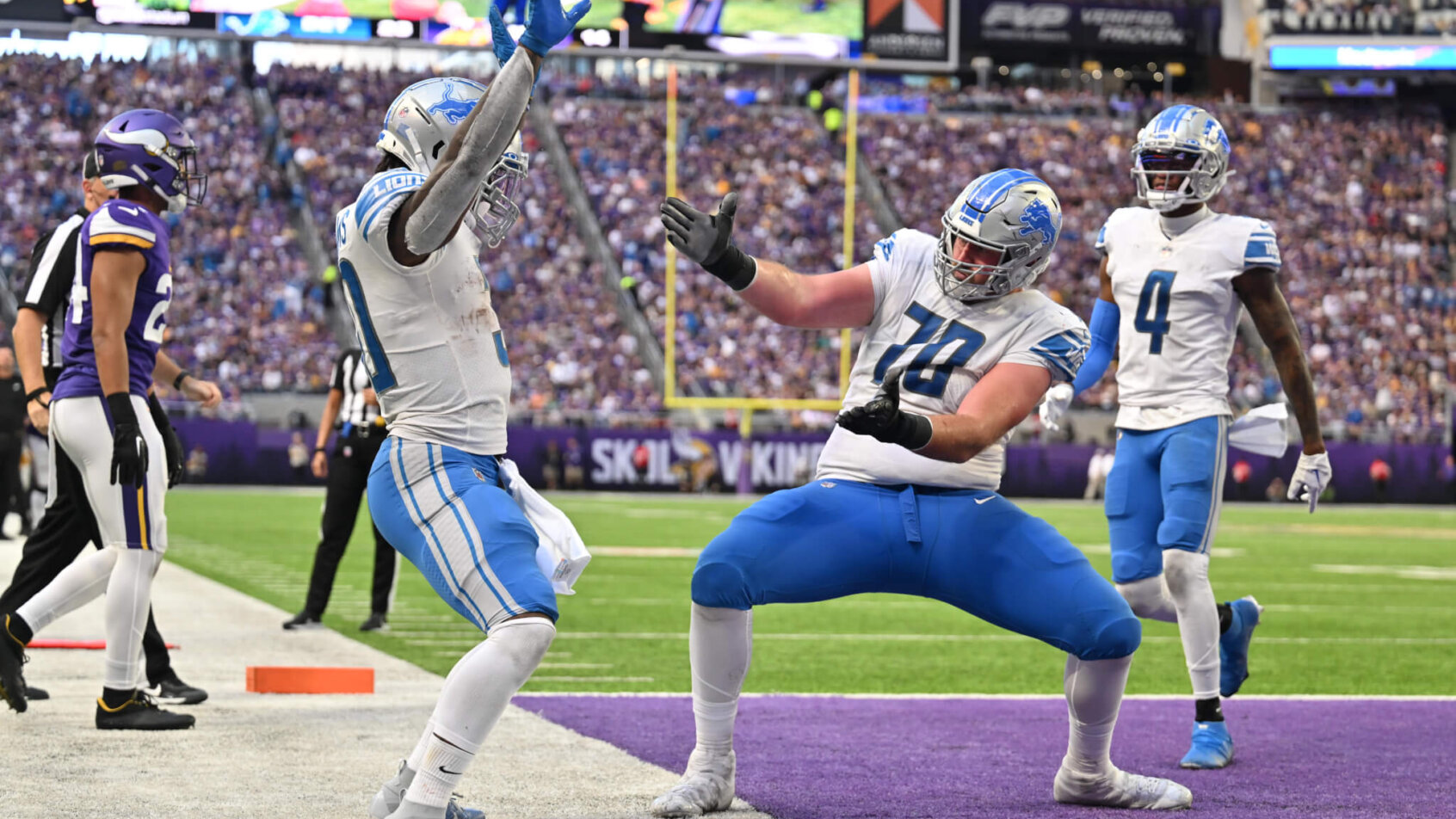 Jamaal Williams TD celebrations with Dan Skipper