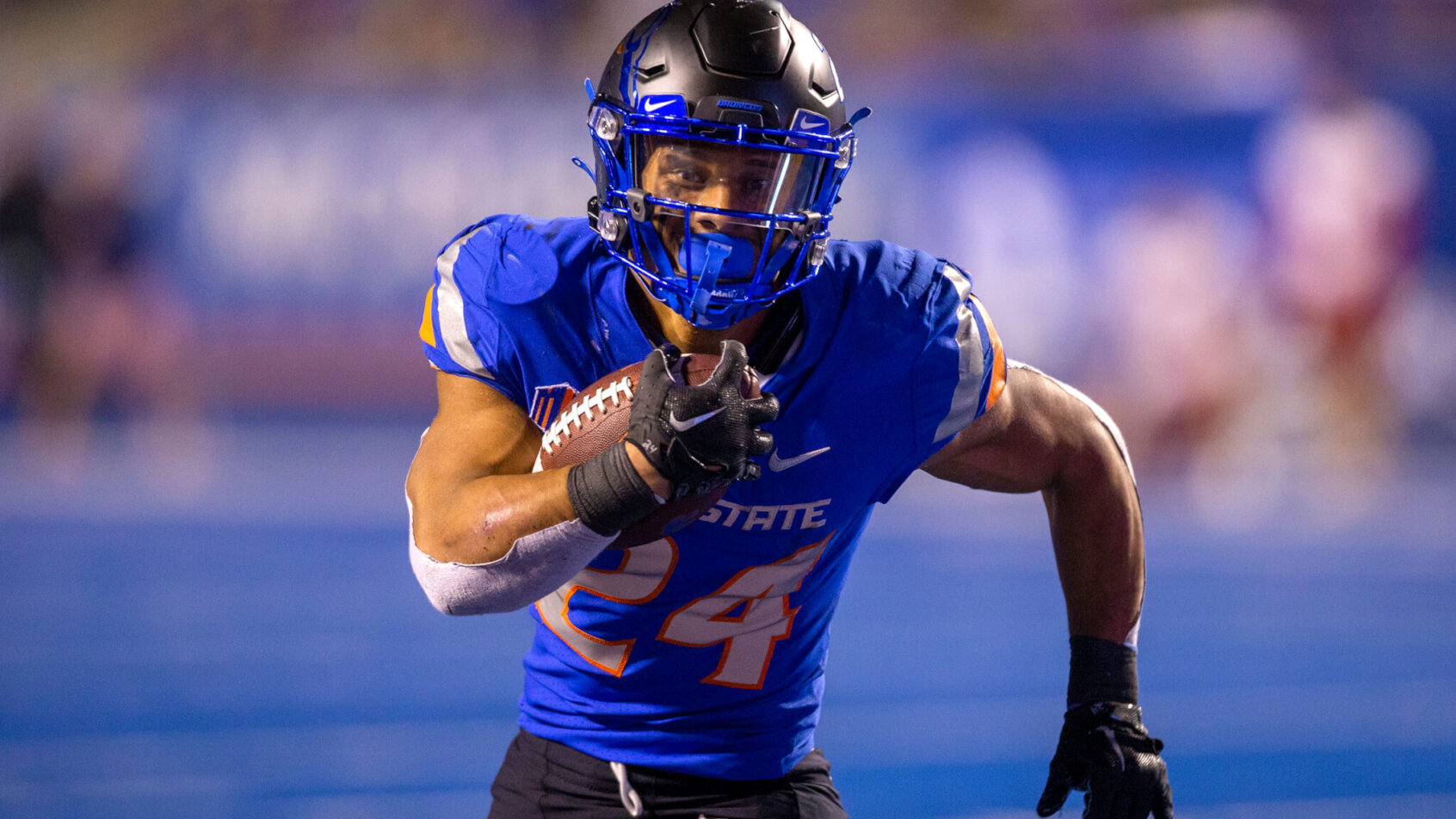 Boise State Broncos running back George Holani runs for a touchdown
