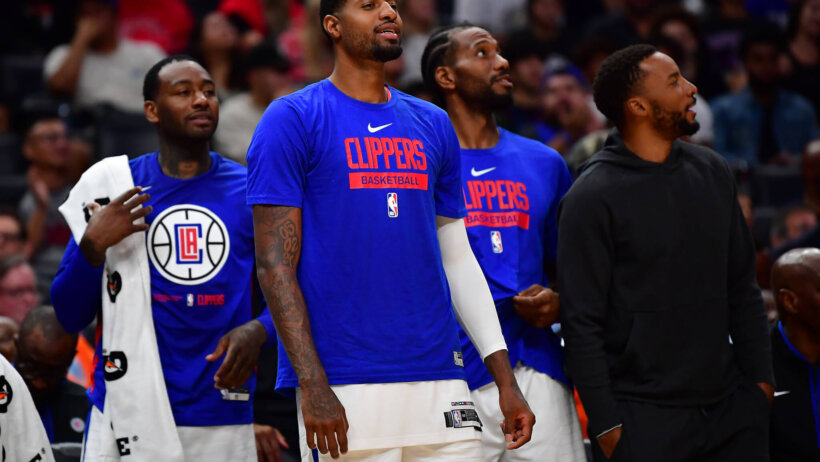 Clippers players on the bench