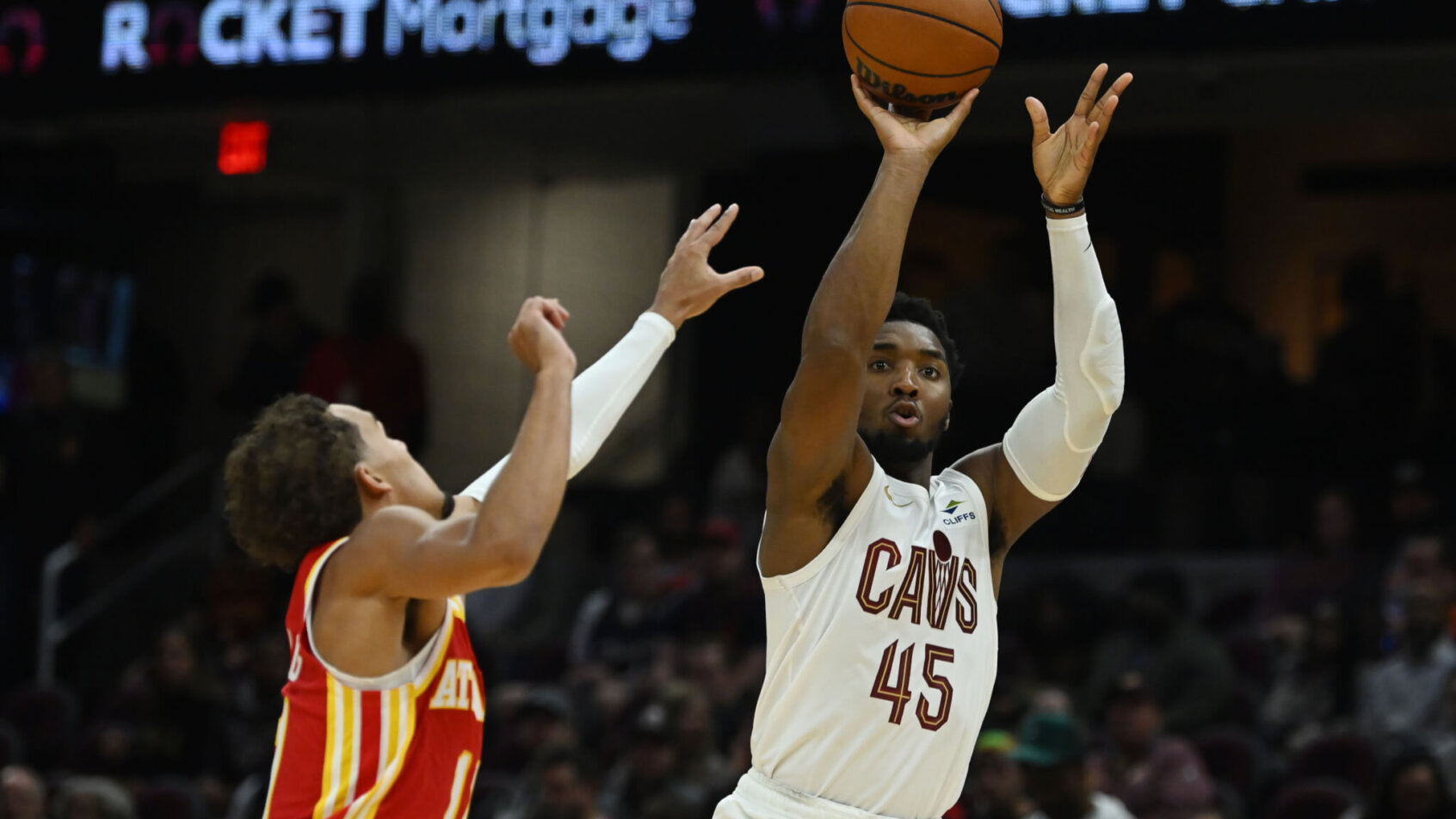 Cleveland Cavaliers guard Donovan Mitchell shooting a jumper