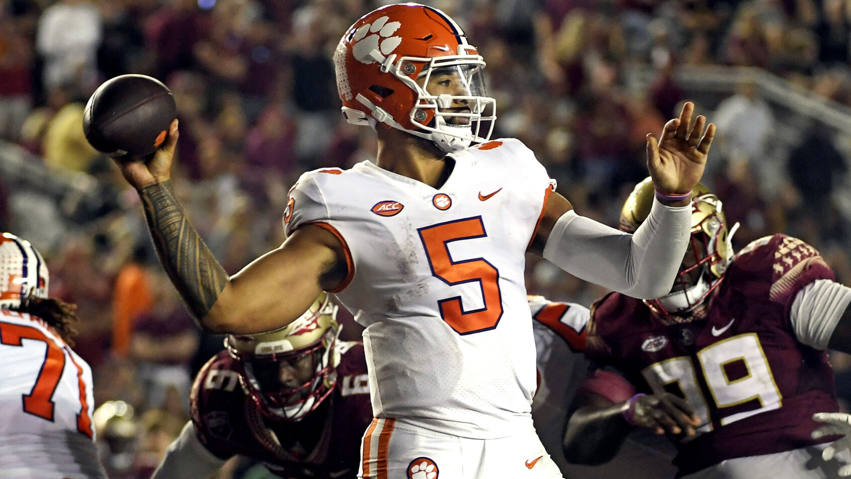 Clemson Tigers quarterback DJ Uiagalelei throws