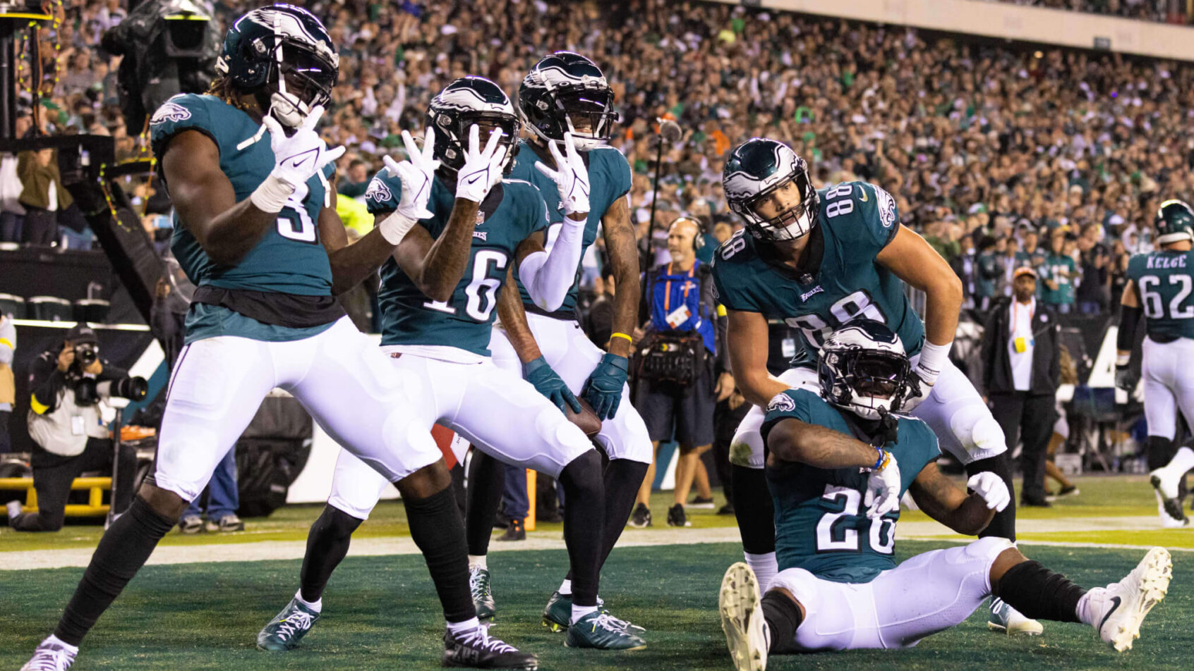 Philadelphia Eagles players celebrating a TD