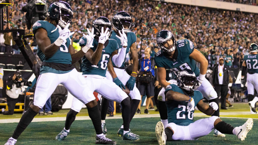 Philadelphia Eagles players celebrating a TD