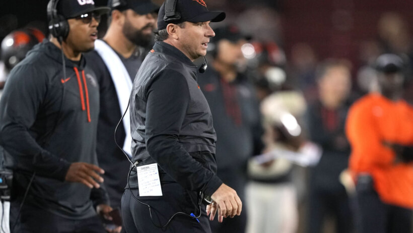 Oregon State Beavers head coach Jonathan Smith
