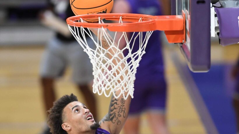 Furman forward Jalen Slawson making a layup