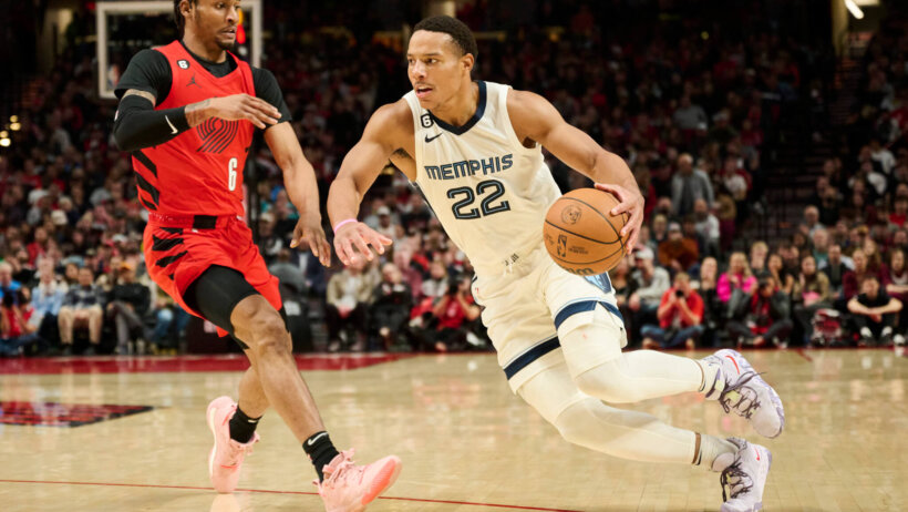 Memphis Grizzlies guard Desmond Bane driving to the basket