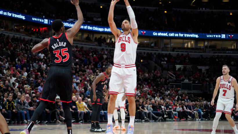 Chicago Bulls center Nikola Vucevic shooting a jumper
