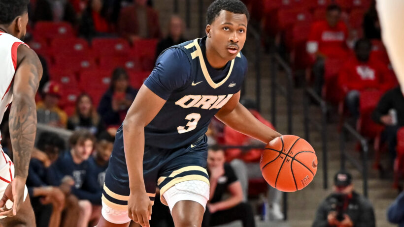 Oral Roberts Golden Eagles guard Max Abmas dribbling