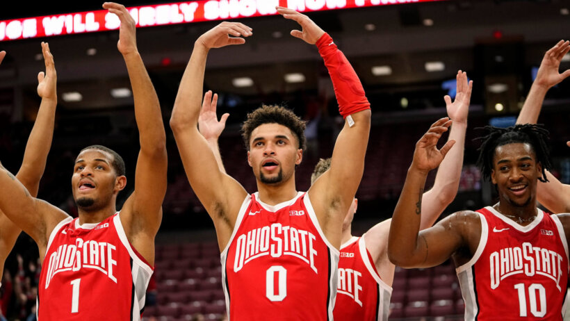 Ohio State Buckeyes guard Roddy Gayle Jr singing "Carmen Ohio"