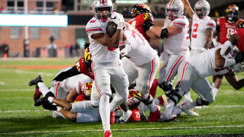 Ohio State Buckeyes running back Dallan Hayden scoring a TD