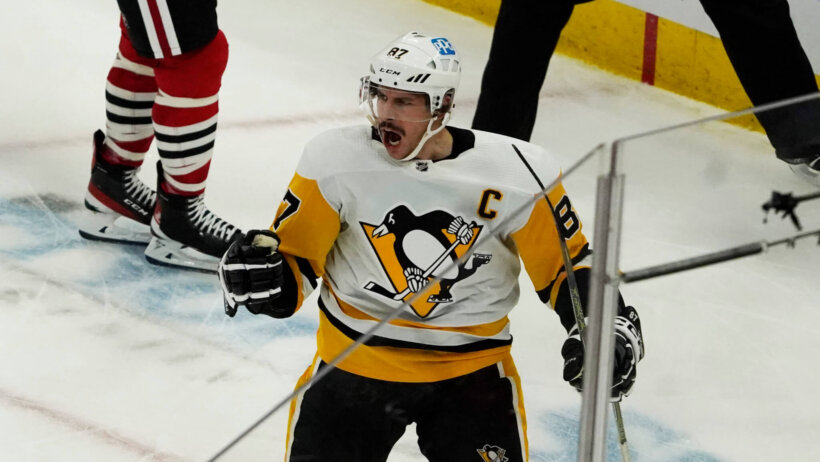 Pittsburgh Penguins center Sidney Crosby celebrates his goal