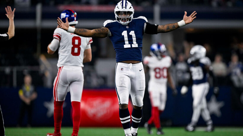 Micah Parsons celebrates sack